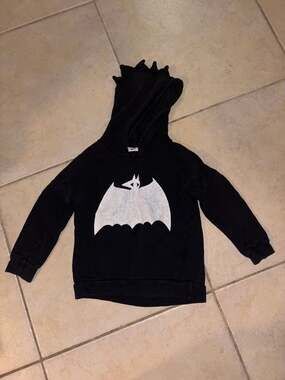 Beau Loves Black Bat Print Spiked Hood Hoodie Size 4/5 Yrs